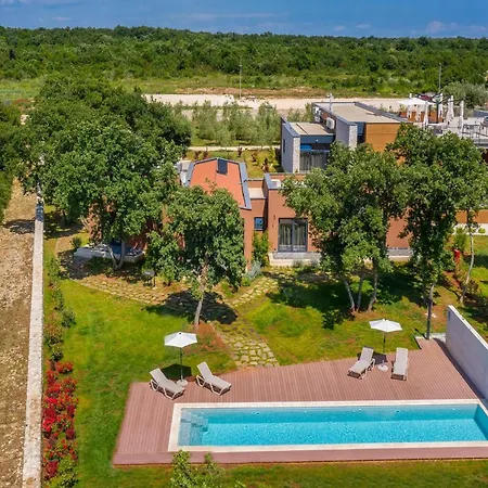 Ferienhaus Voliera Pula